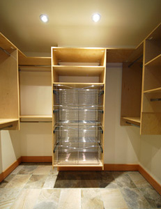 Deluxe Closet in Birch