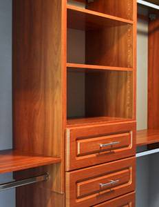 Deluxe Closet in Oiled Cherry