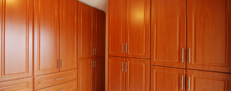 Deluxe Closet in Oiled Cherry